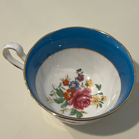 Vintage 1930s New Chelsea Staffs Made in England Blue & Floral Tea Cup & Saucer - Picture 9 of 9